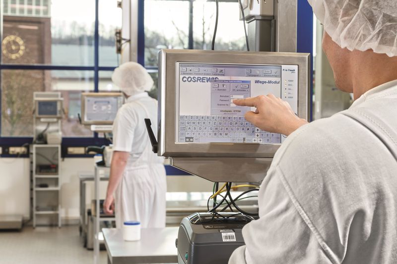 Projected Capacitive Touchscreen Monitors Boost Food Processing Efficiency And Productivity